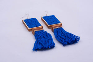 Yarn rectangle earrings with tassel