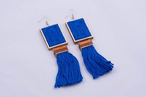Yarn rectangle earrings with tassel